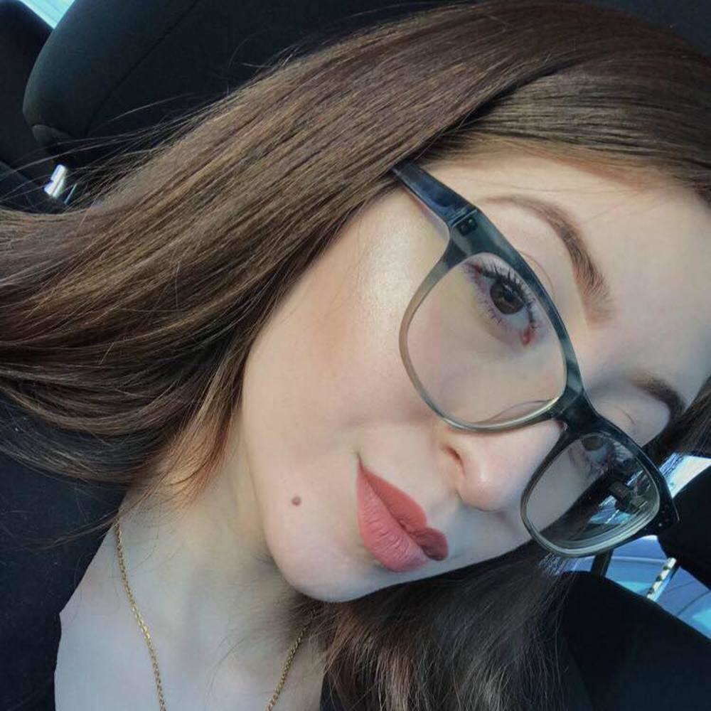 Meet your Posher, Alondra